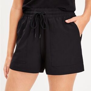 Lou & Grey Loft Black Athletic Shorts